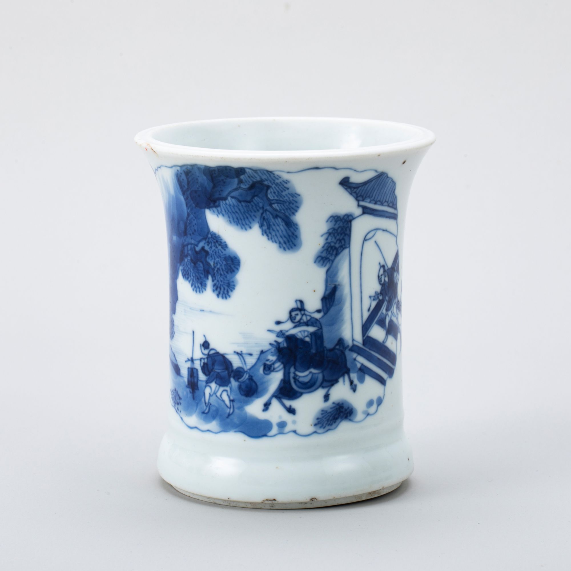 【拍卖】9、清康熙  青花石榴开光人物诗文束腰笔筒