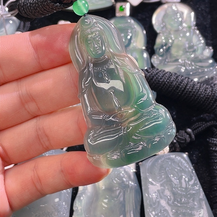 翡翠颈饰未镶嵌58，