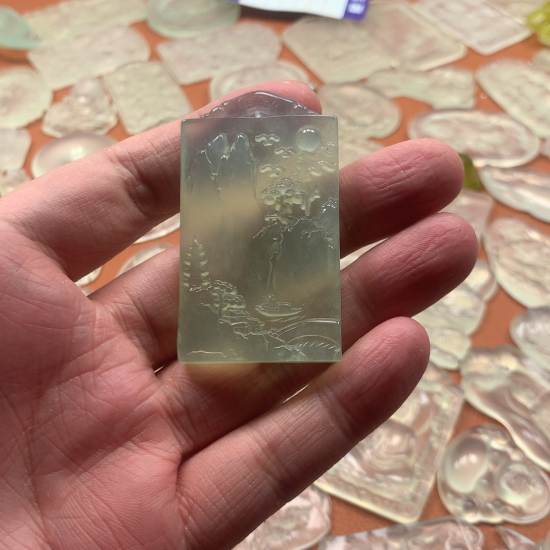 蛇纹石玉颈饰未镶嵌