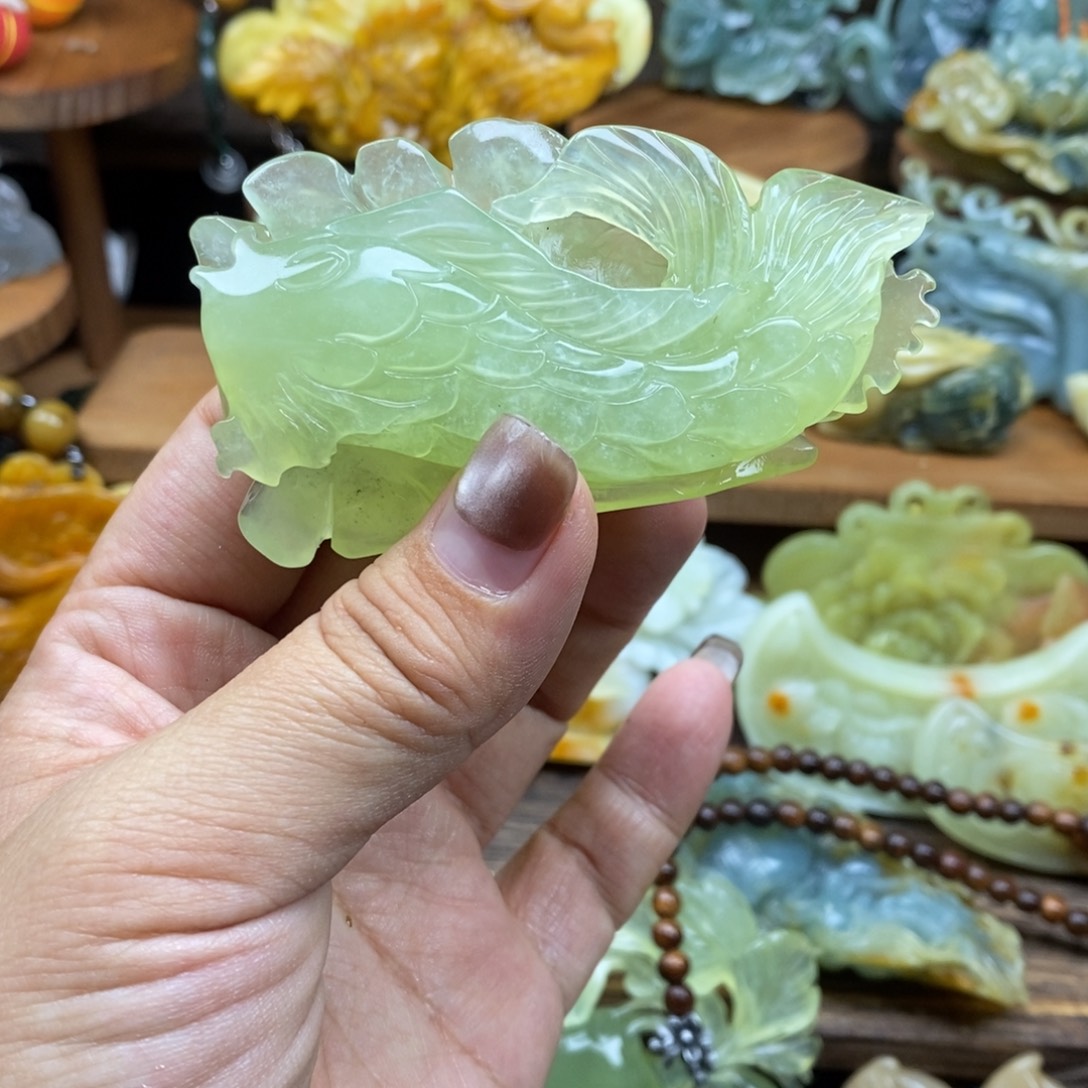 岫玉未镶嵌吊坠(赠链)