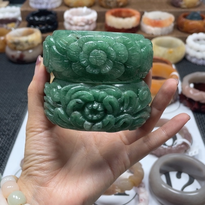 郝***）石英岩玉手镯未镶嵌