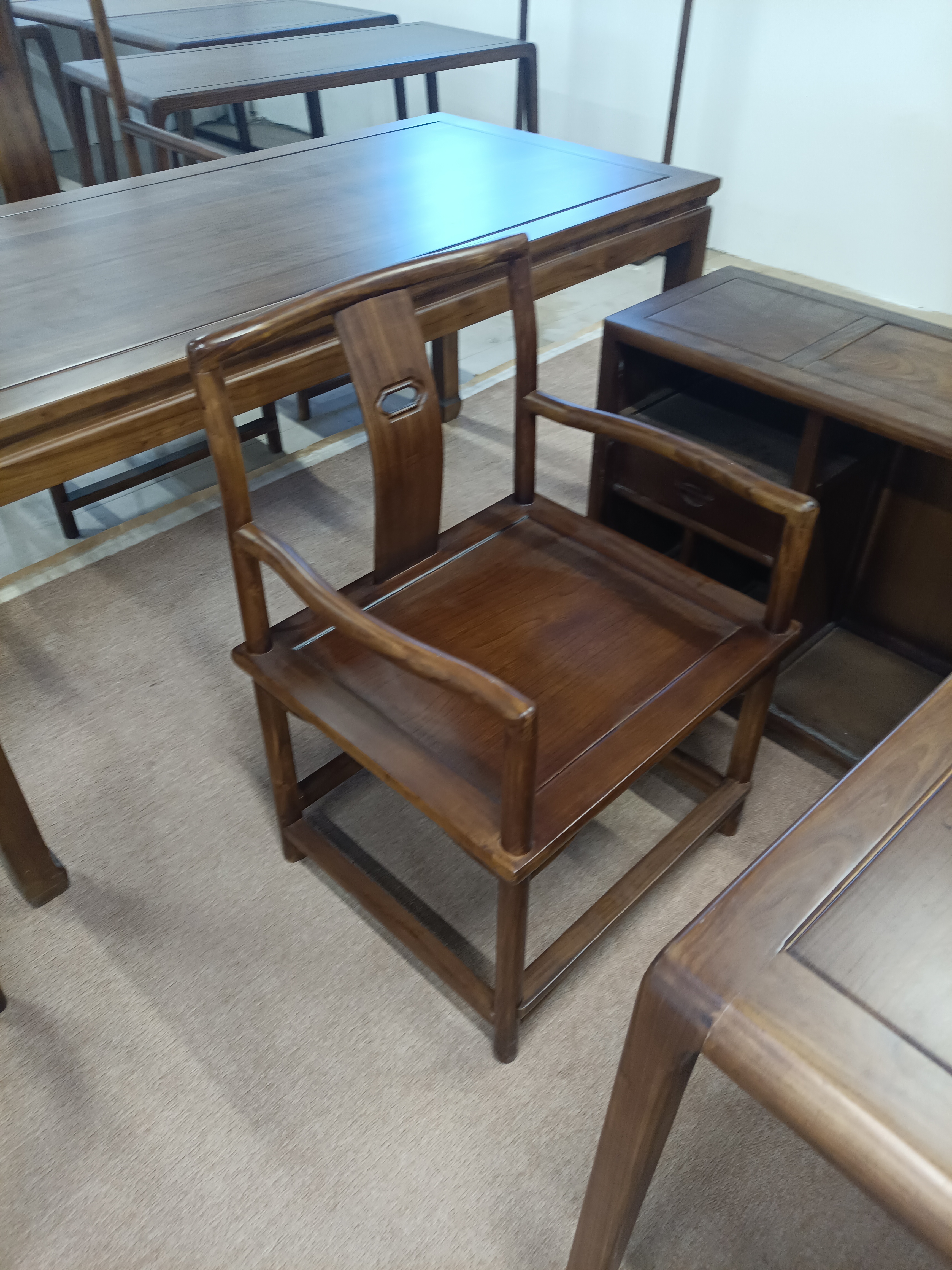 两把海棠椅子 750