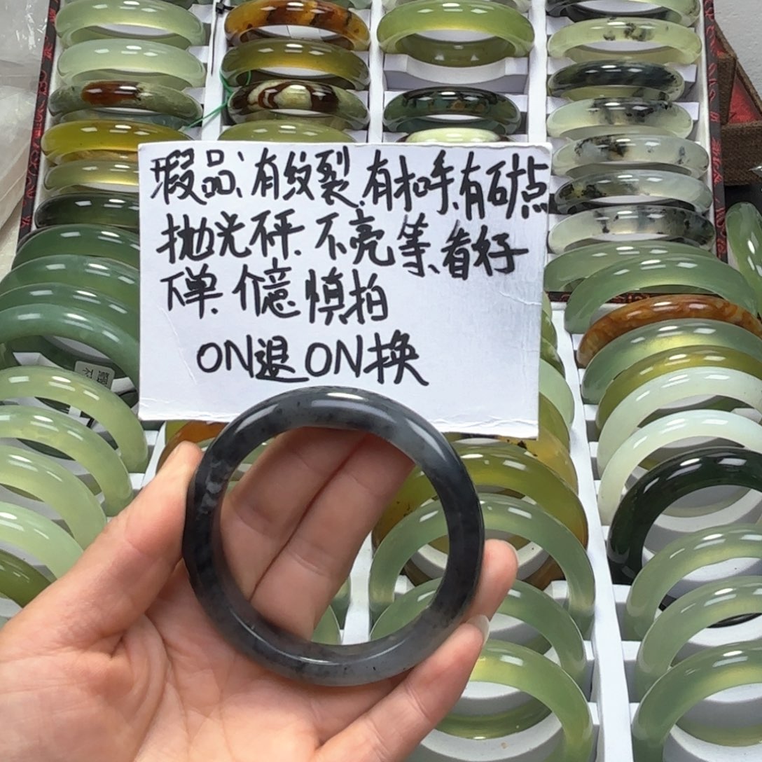 蛇纹石玉手镯未镶嵌乐**哈