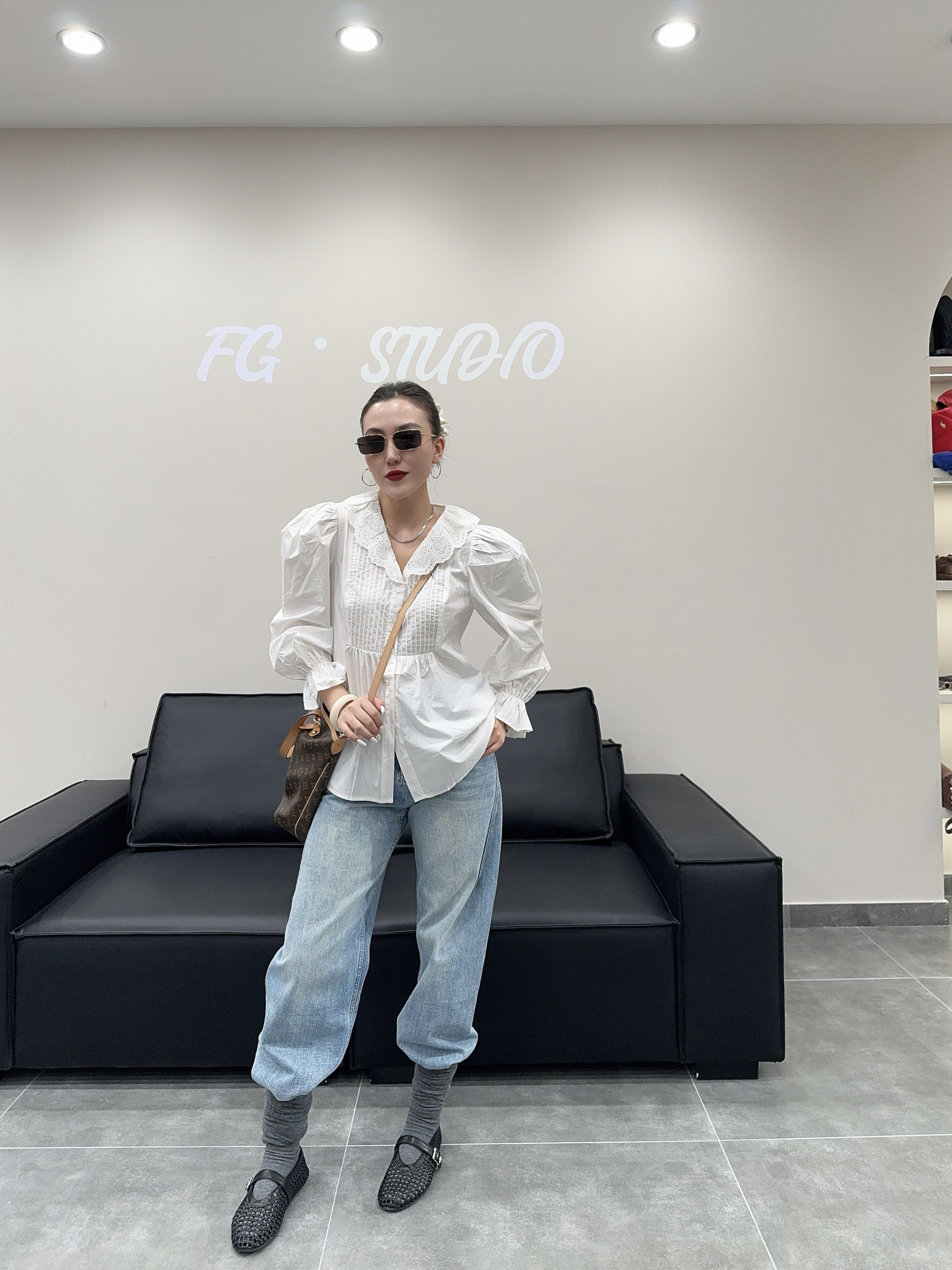 FG·STUDIO 白色泡泡袖V领衬衫