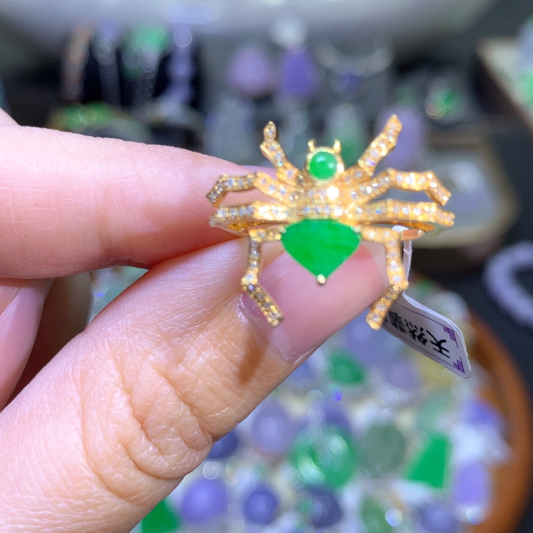 【闪购商品】翡翠颈饰18K金镶嵌翡翠吊坠项链