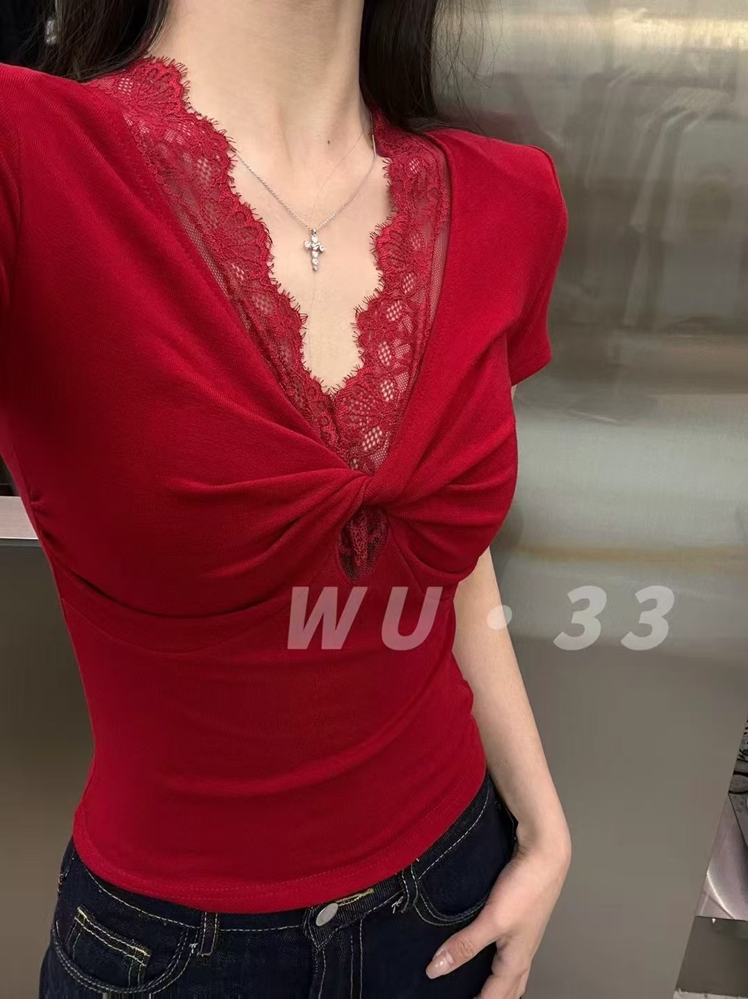 蕾丝花边性感贴身上衣