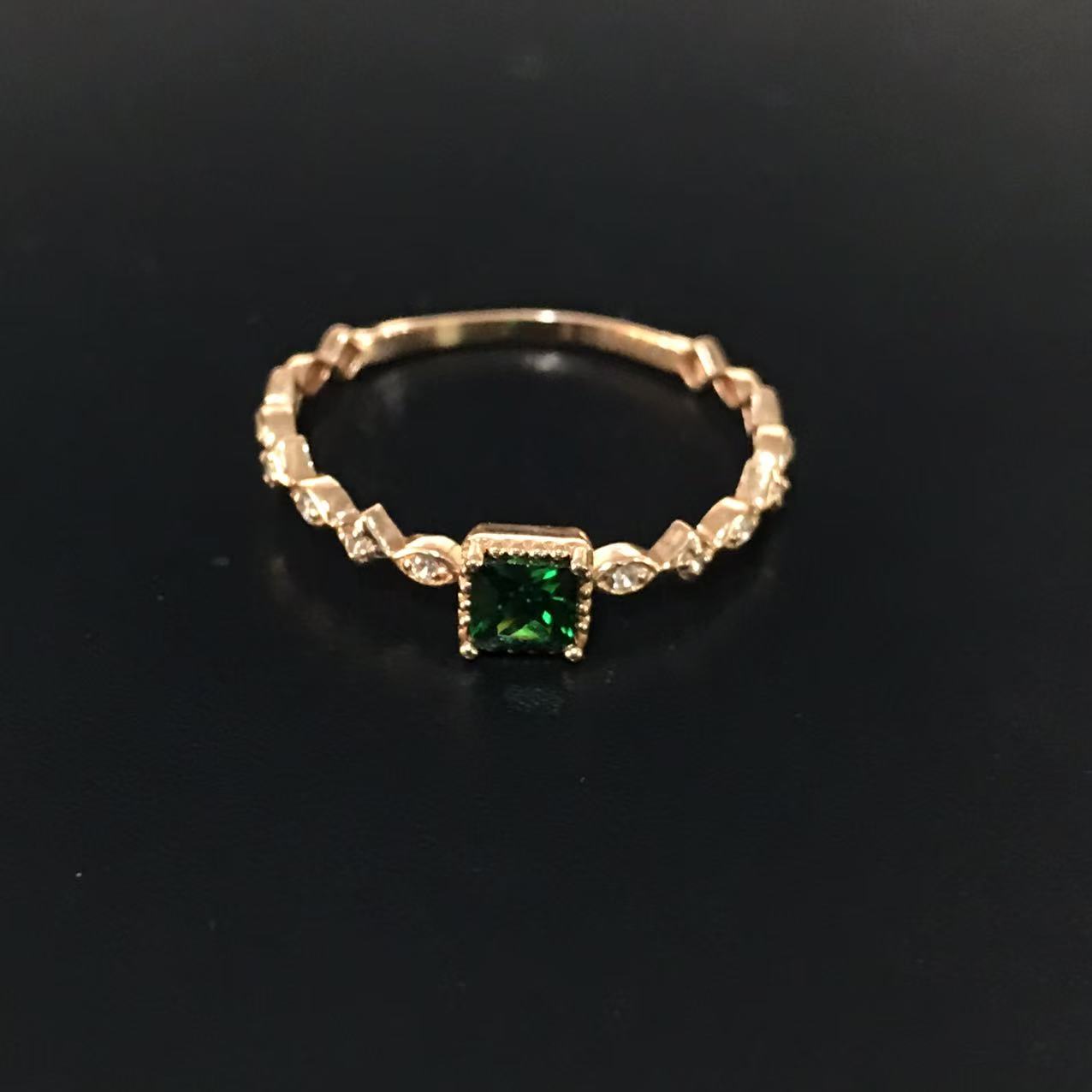 合成锆石14K玫瑰金绿色小方戒时尚气质百搭戒指