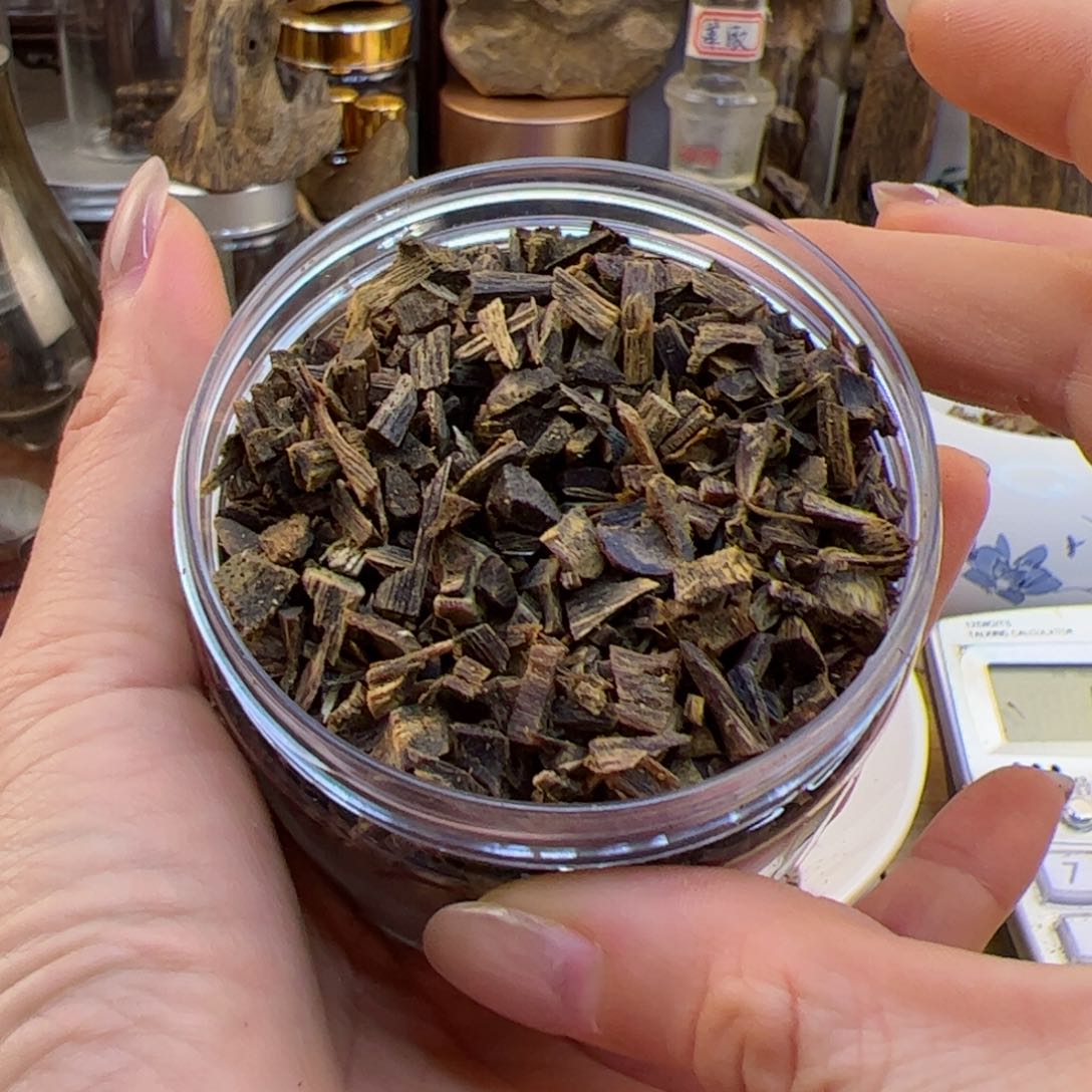 沉香木摆件阳**照奇楠沉香油叶子小米粒碎料50克
