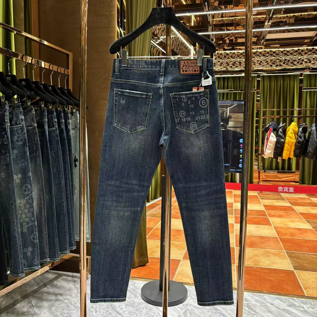 Y【CC-新款牛仔裤】2025春季新款轻奢重工洗水牛仔裤（77013）