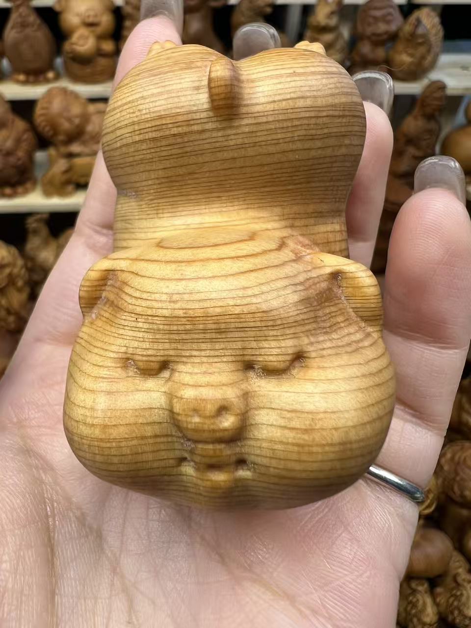 太行崖柏高油陈化料飞天猪猪你顺利手把件十二生肖摆件