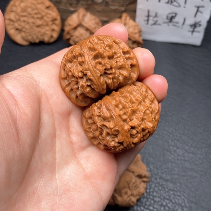 桃核把件尺寸37闷白