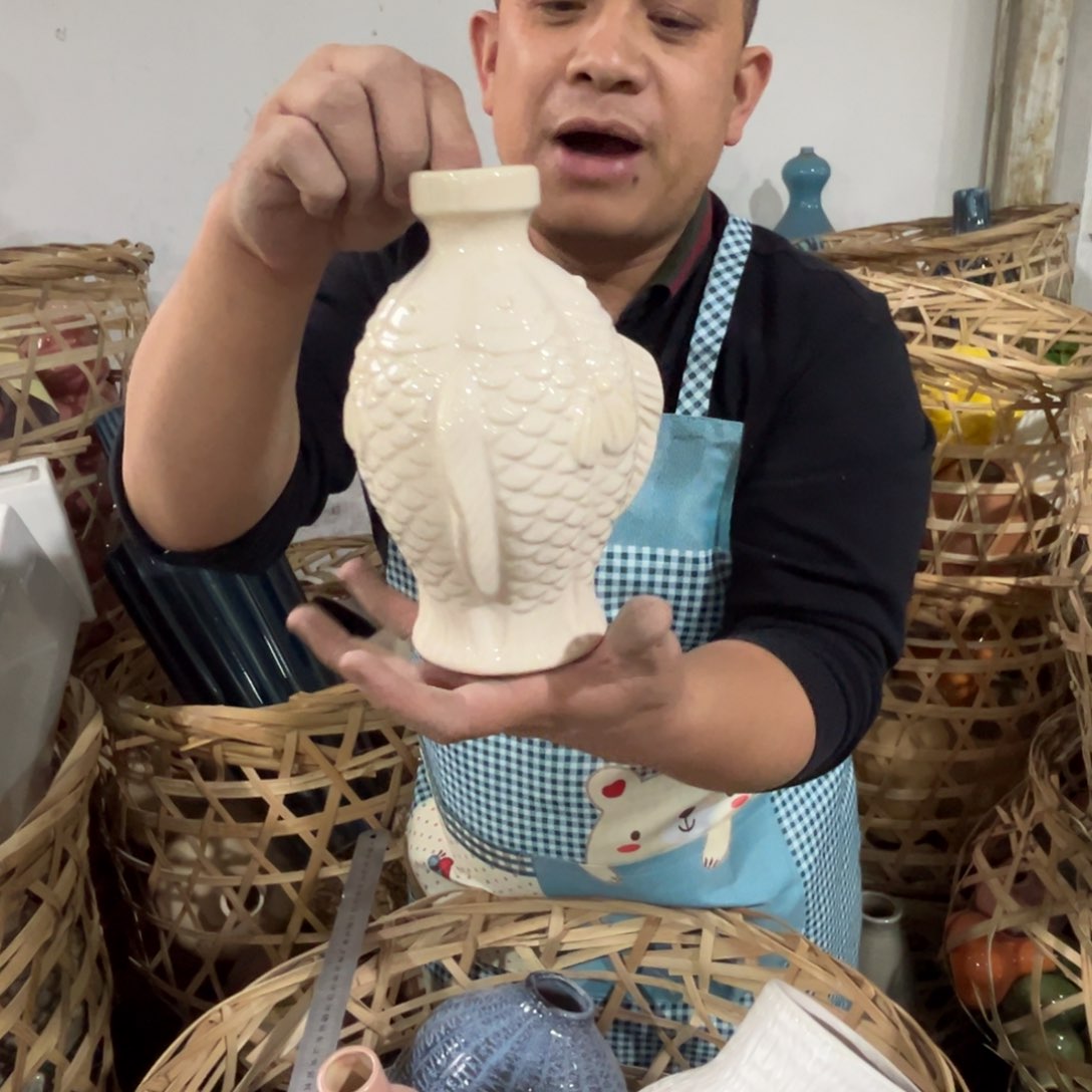 摆件39 号高中低温陶瓷瓶（部分微瑕）