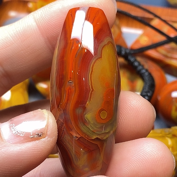 玛瑙/玉髓未镶嵌挂件杨***画