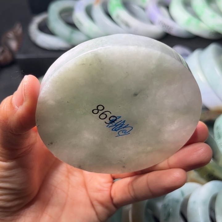 定制翡翠未镶嵌手镯