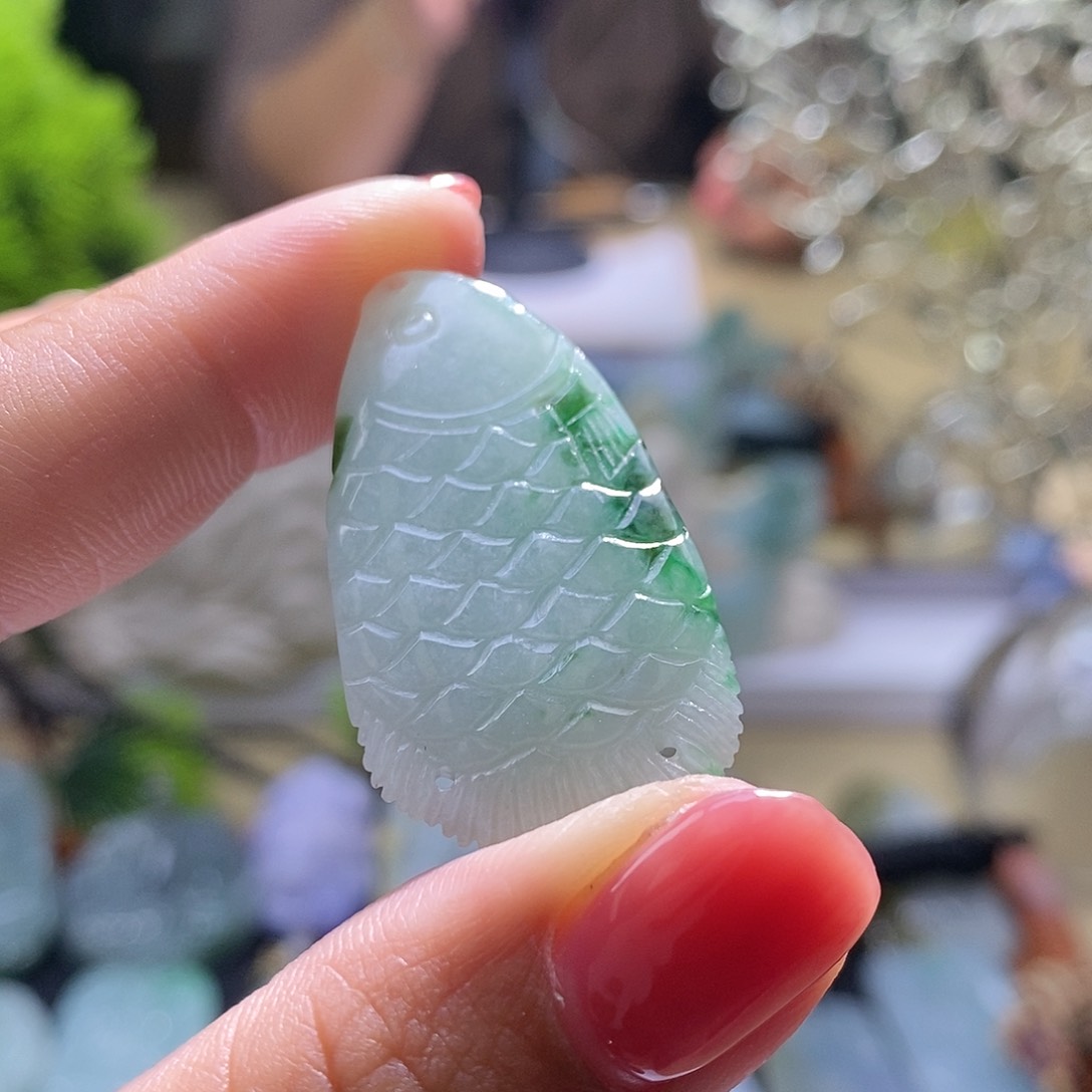 【闪购商品】翡翠颈饰未镶嵌鱼