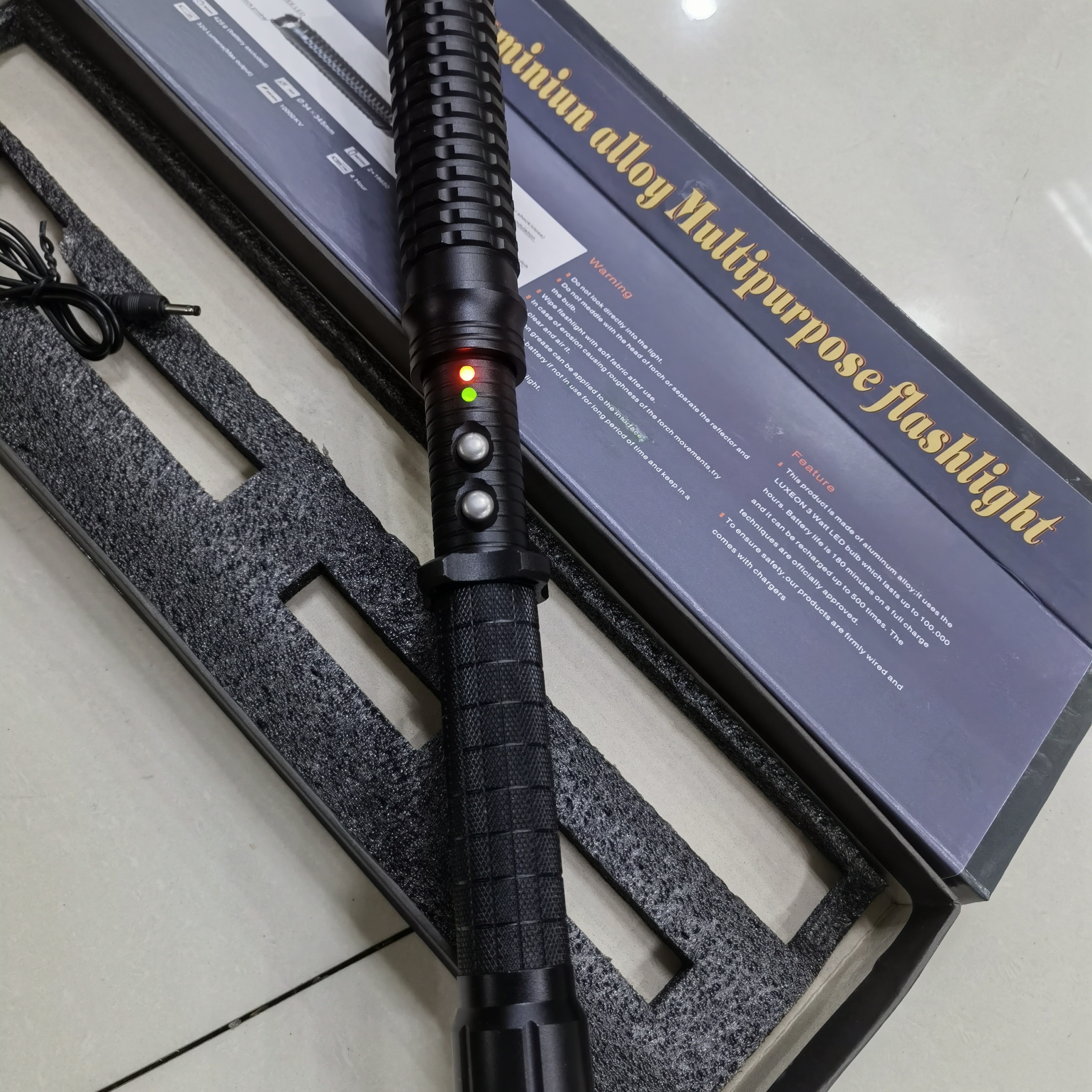 正品X10户外多功能强光手电筒超亮可照明防身应急驱狼赶猪实用