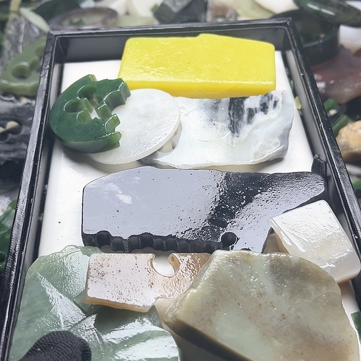 和田玉（糖玉）和田玉边角料9K金镶嵌岁**声