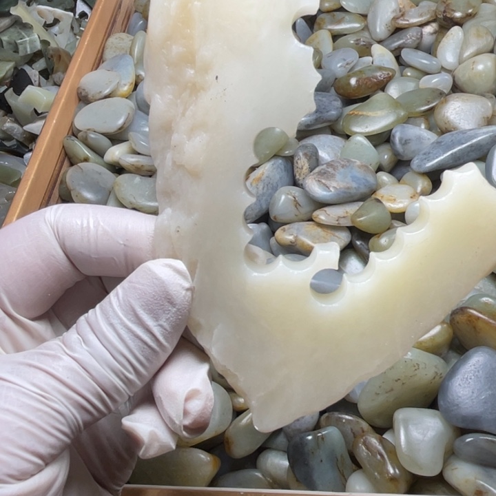 龙***和田玉未镶嵌珠宝半成品