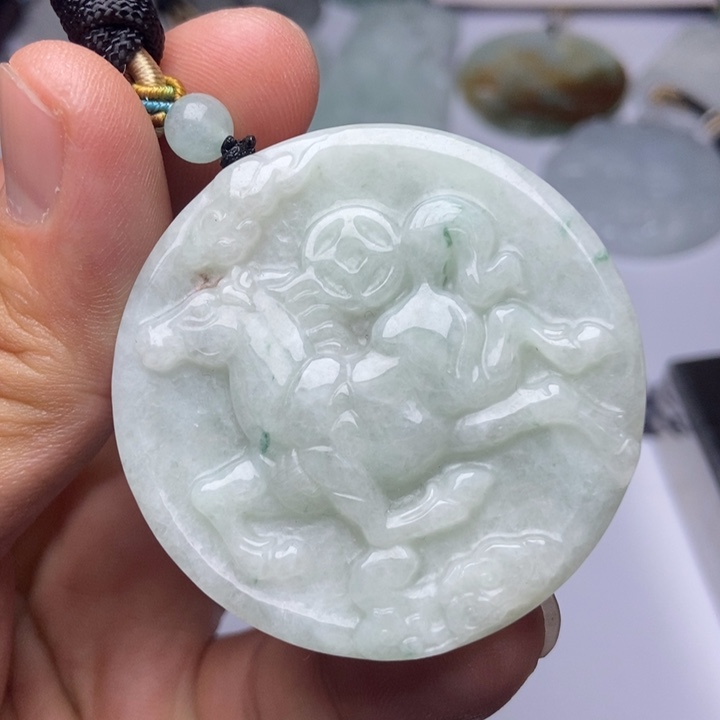 翡翠未镶嵌颈饰翡翠