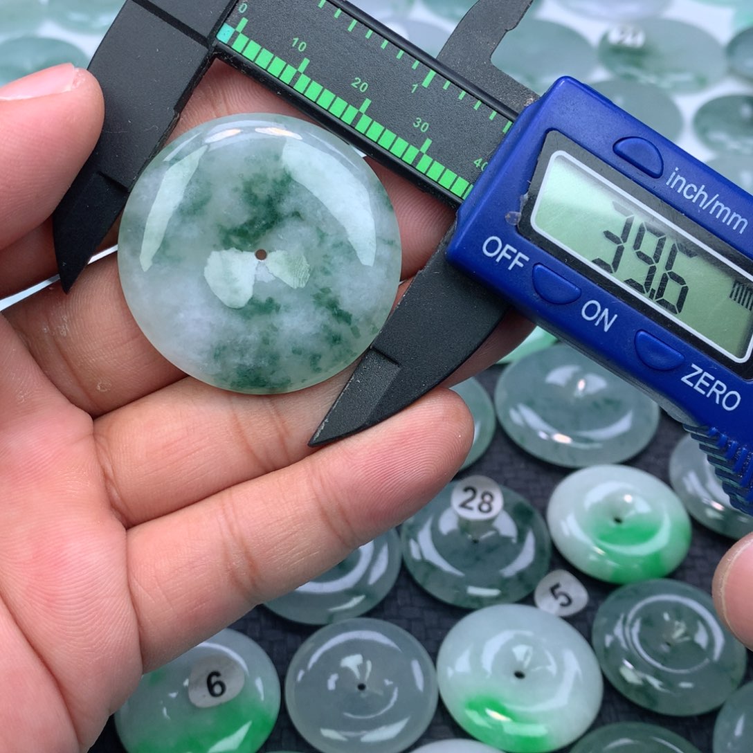 翡翠未镶嵌颈饰缅甸天然A货翡翠