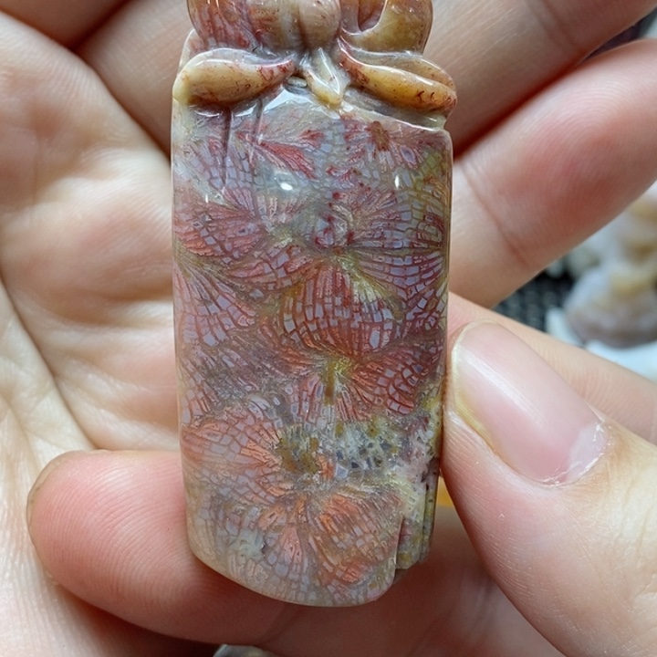 石英质玉颈饰未镶嵌