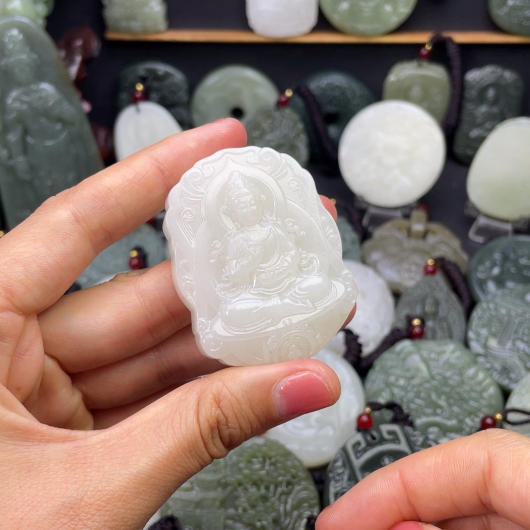 和田玉颈饰未镶嵌