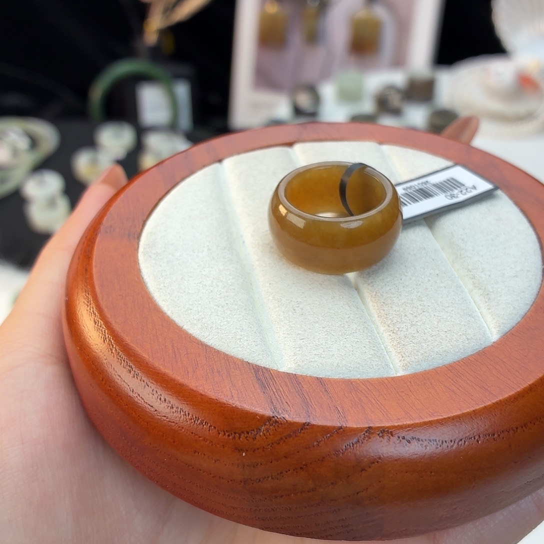 和田玉未镶嵌戒指糖色墩墩16.5j1