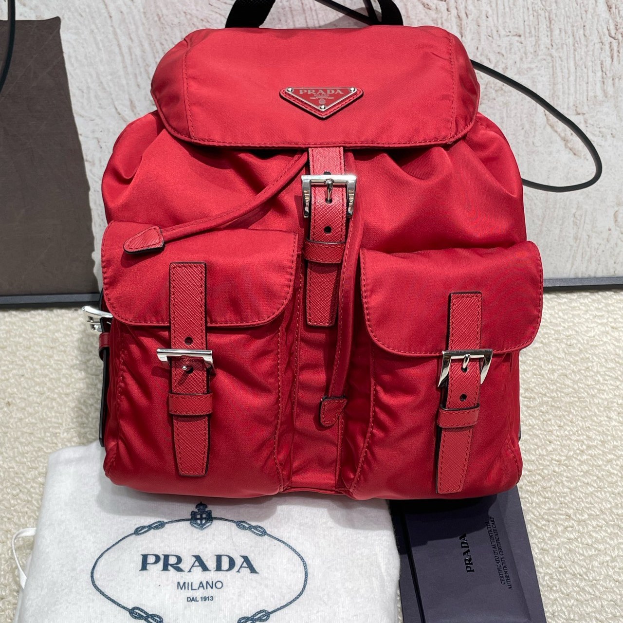 99新 Prada/普拉达 红黑拼色红色尼龙降落伞在售款小号双肩包女士
