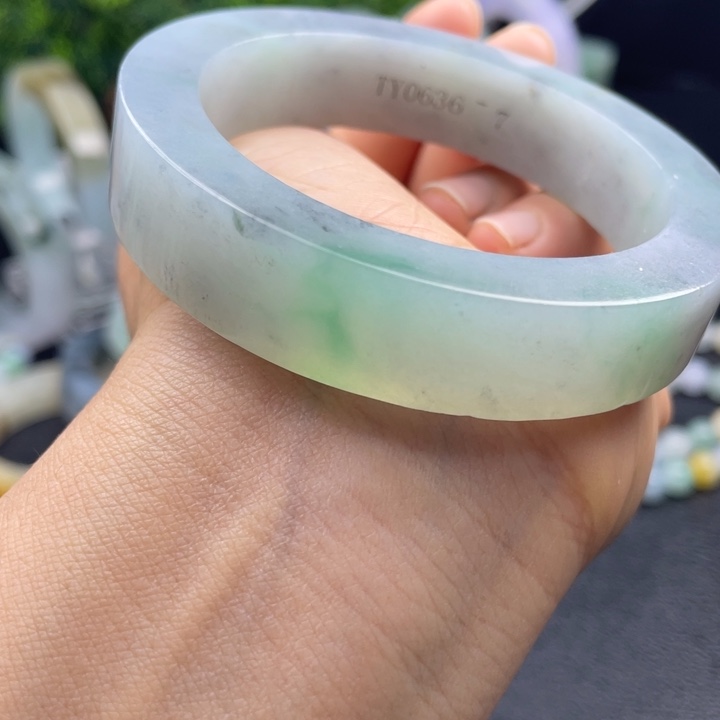 定制翡翠不退不换未镶嵌