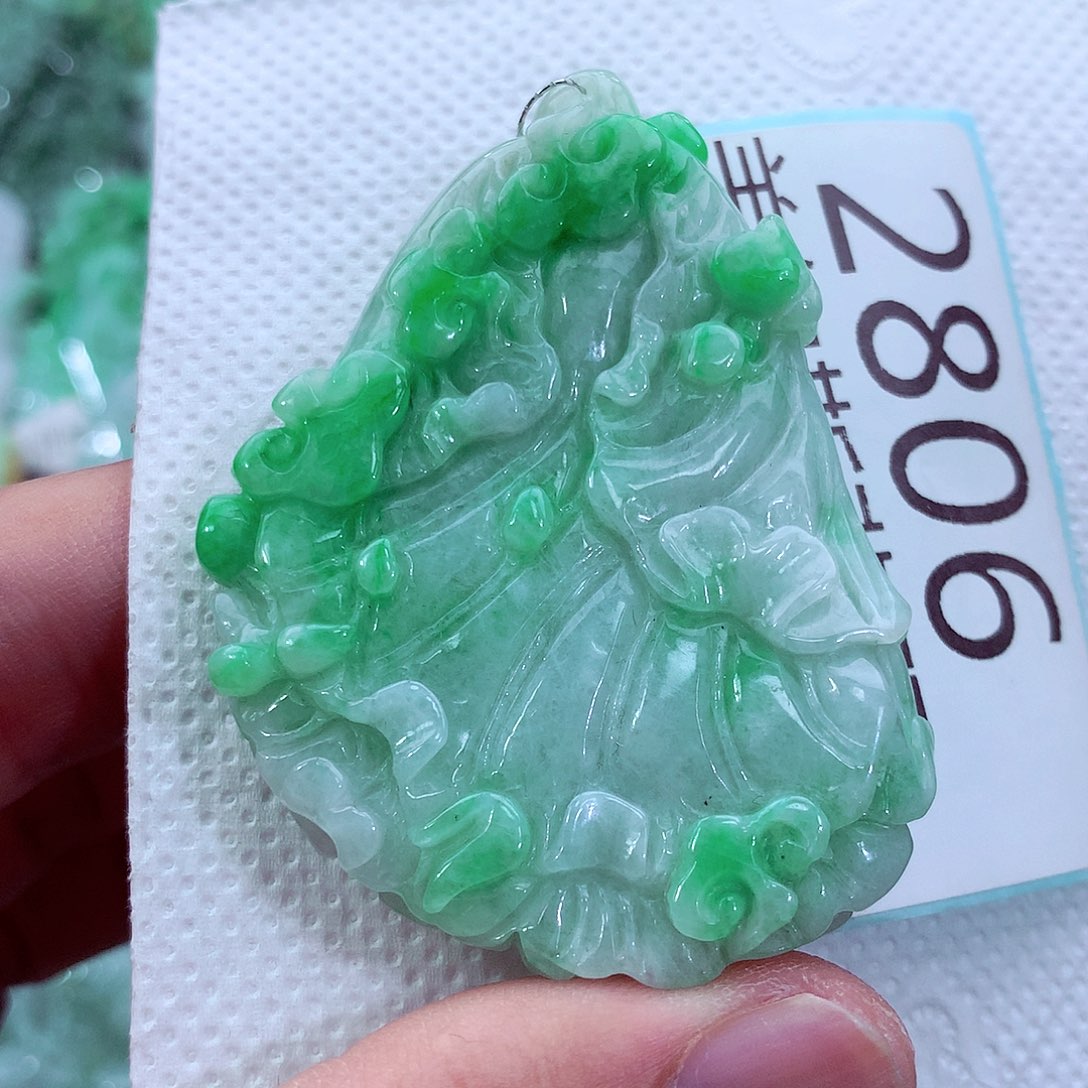 吊坠(不含链)未镶嵌翡翠