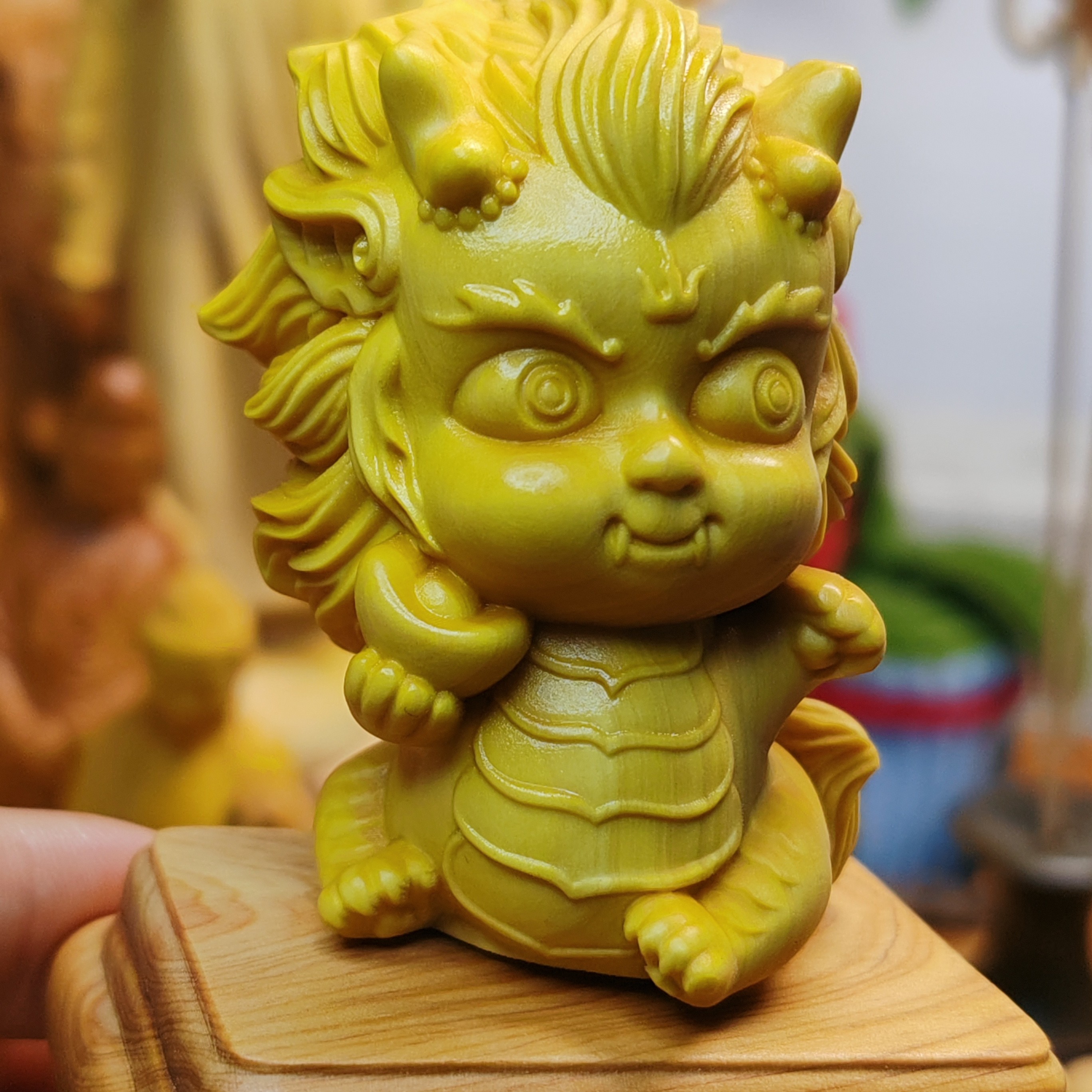 黄杨木雕刻生肖龙手把玩件车载桌面招财装饰品