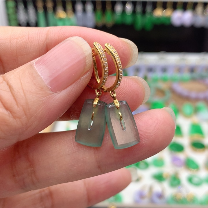 翡翠18K金镶嵌耳饰