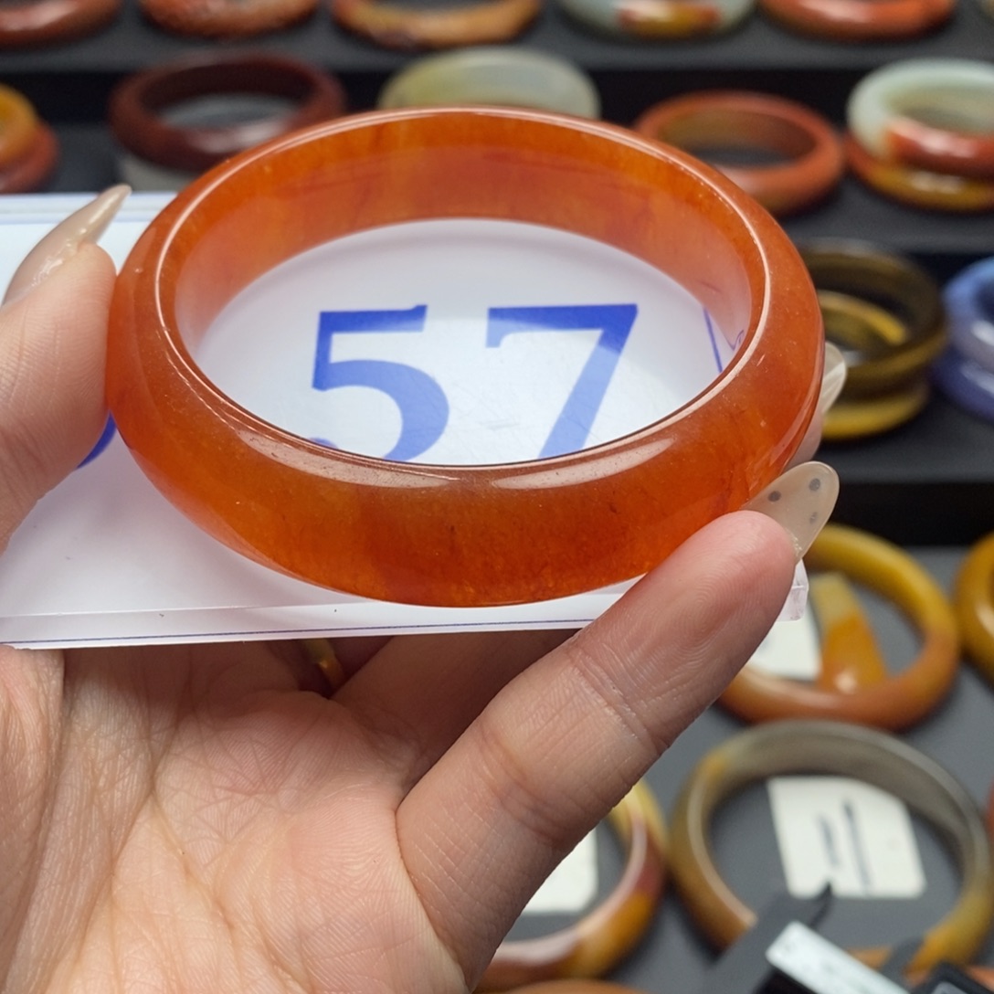 石英质玉（黄龙玉）手镯微瑕未镶嵌