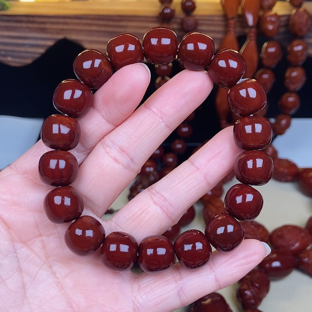 橄榄核吊坠天****?老型素核