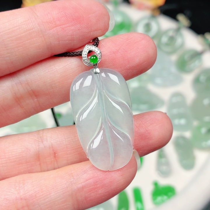 颈饰18K金镶嵌翡翠缅甸天然A货翡翠