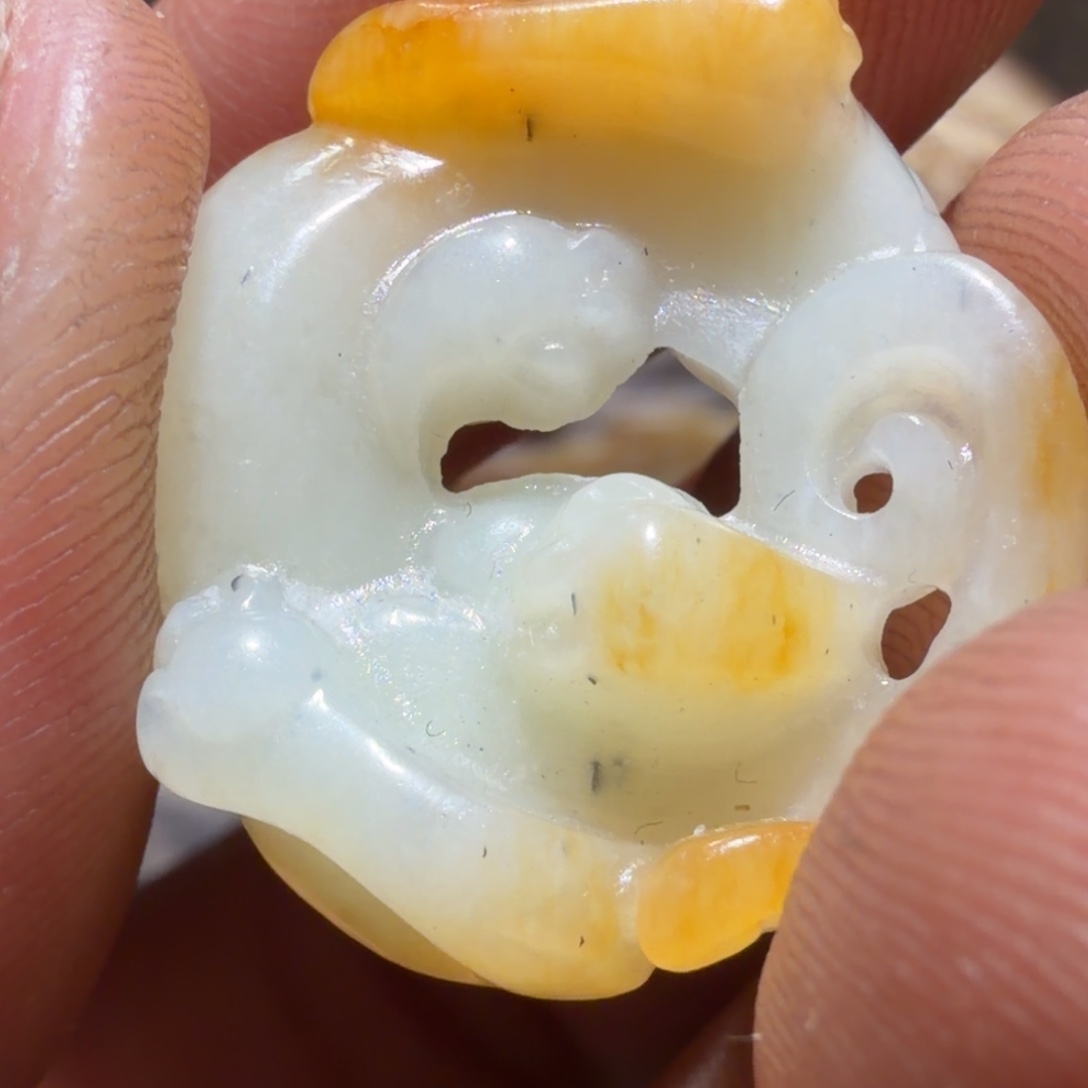 荣***堂和田玉（糖玉）未镶嵌颈饰