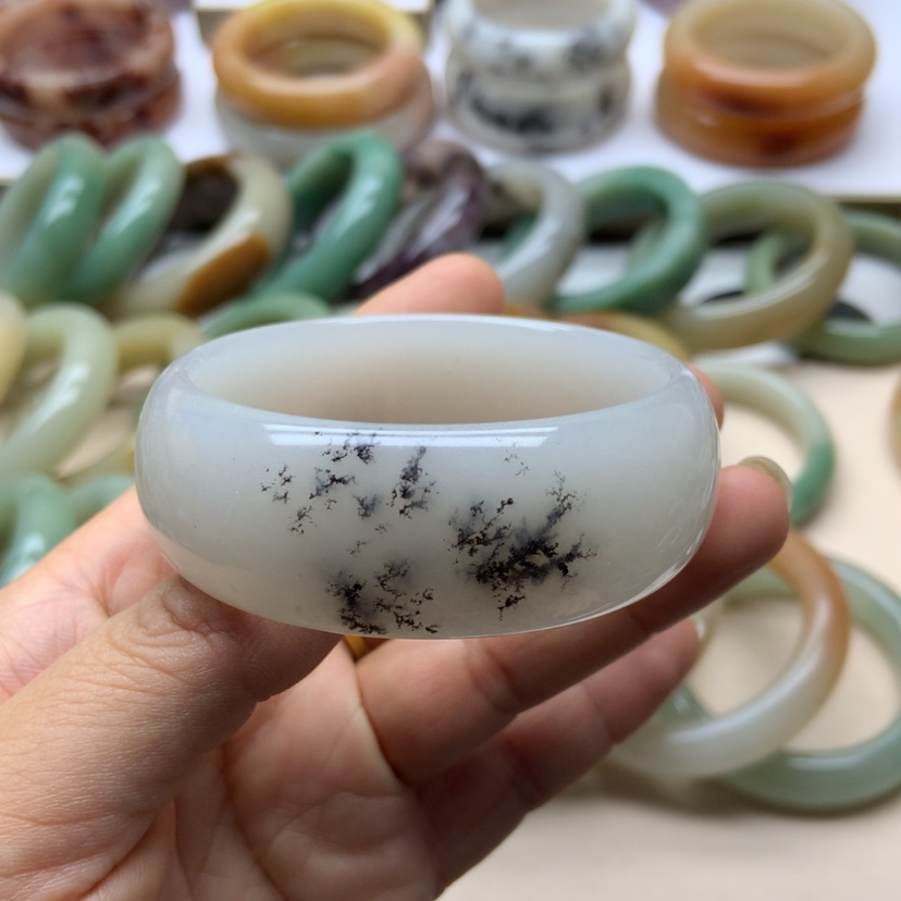 【闪购商品】未镶嵌手链石英岩玉z****n