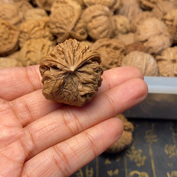 半***两文玩核桃吊坠文玩核桃异形单只