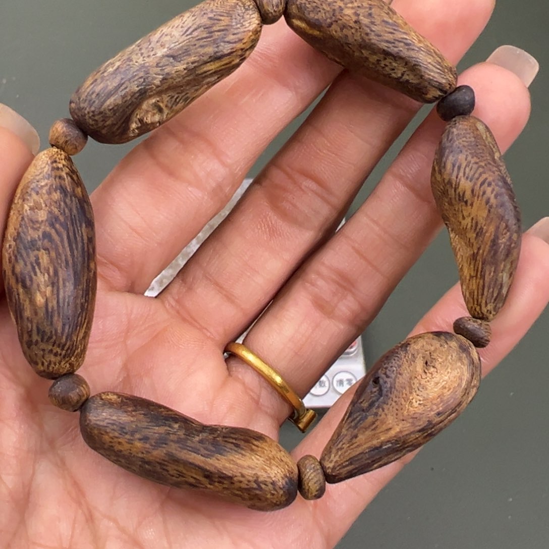 沉香手串海南老白棋包头卡1.3/13g