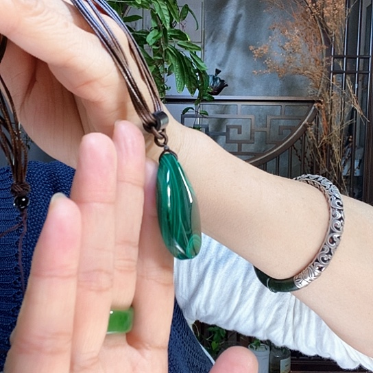 孔雀石未镶嵌颈饰Wtuoopp