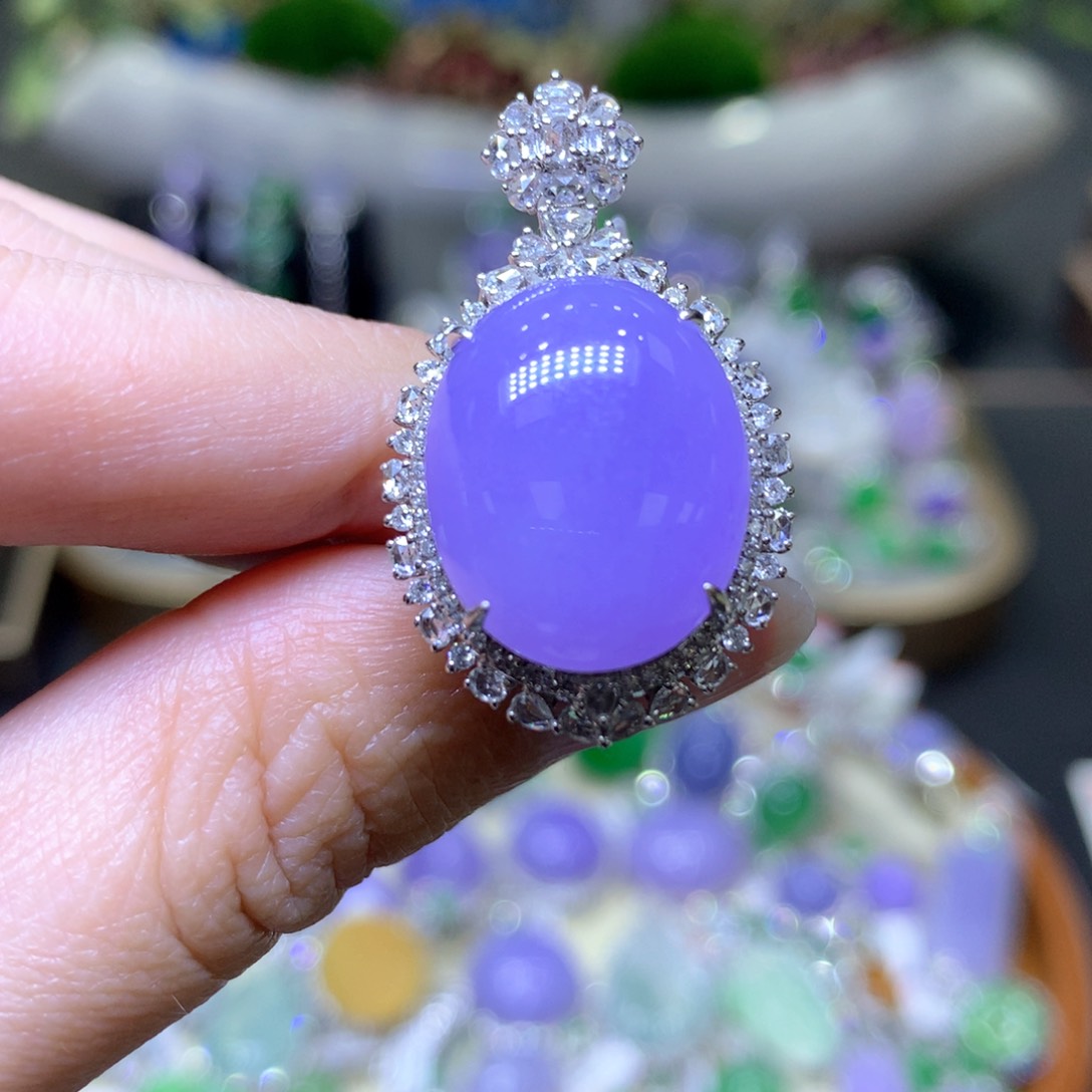 【闪购商品】翡翠颈饰18K金镶嵌翡翠吊坠项链