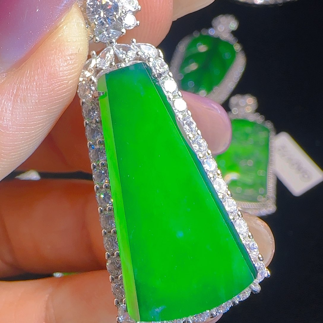 翡翠吊坠(赠链)银S925镶嵌