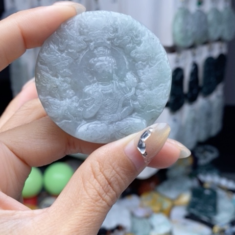 翡翠颈饰未镶嵌翡翠