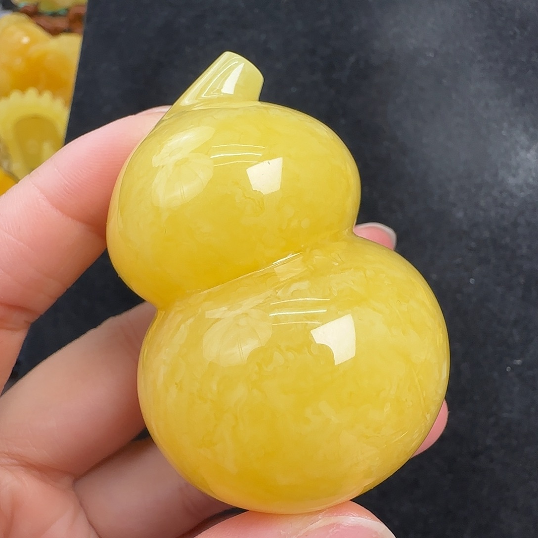 蜜蜡未镶嵌珠宝奇石