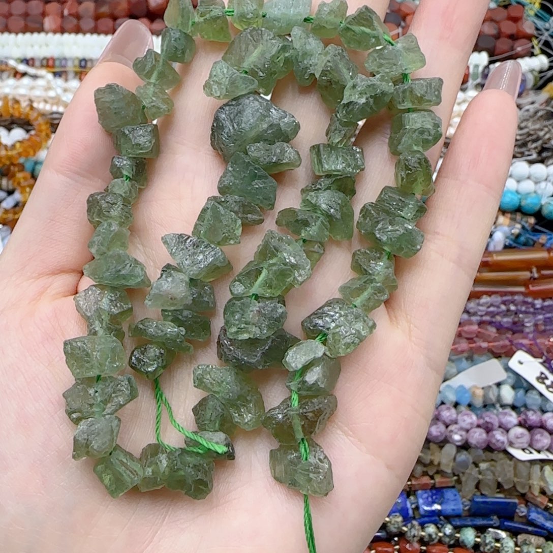玛瑙/玉髓未镶嵌珠宝半成品橄榄晶原石一条特价