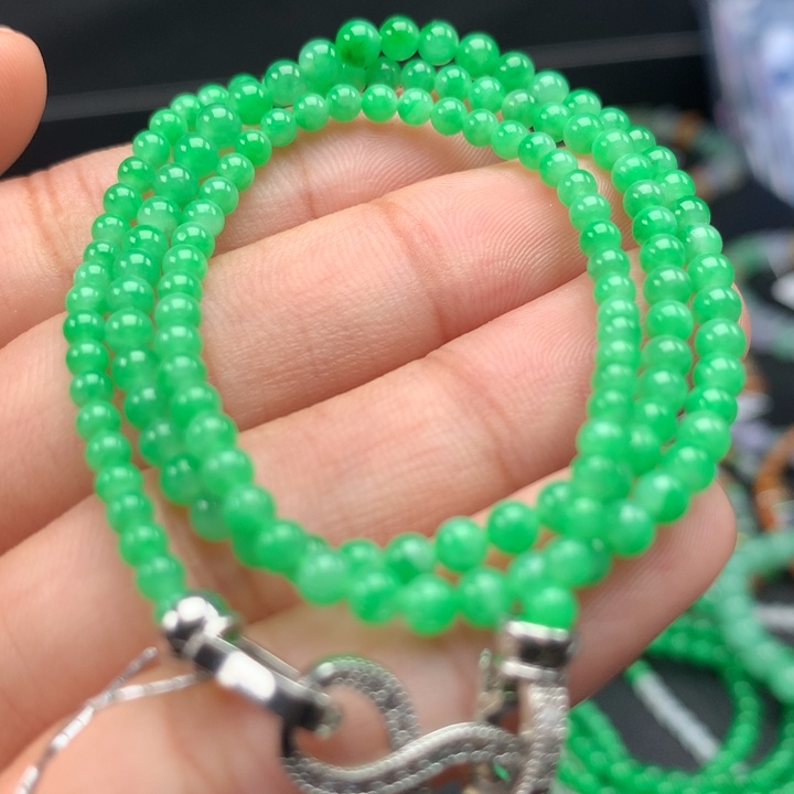 翡翠手镯未镶嵌卡