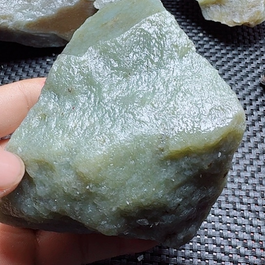 和田玉（糖玉）未镶嵌珠宝半成品