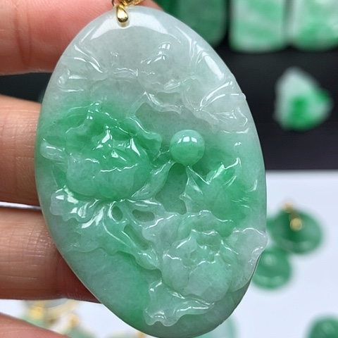 翡翠吊坠(不含链)18K金镶嵌