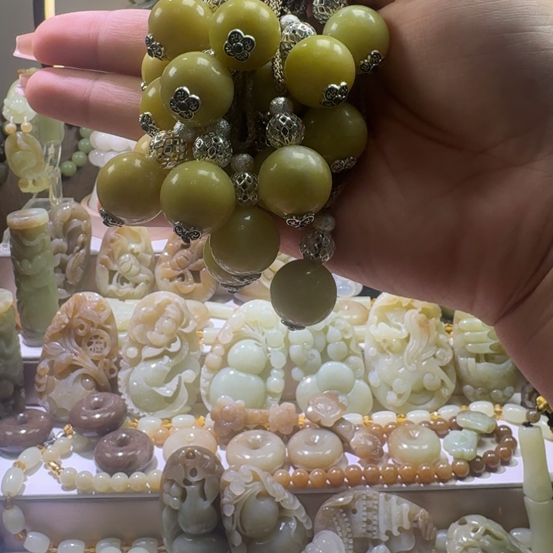 蛇纹石玉合金颈饰