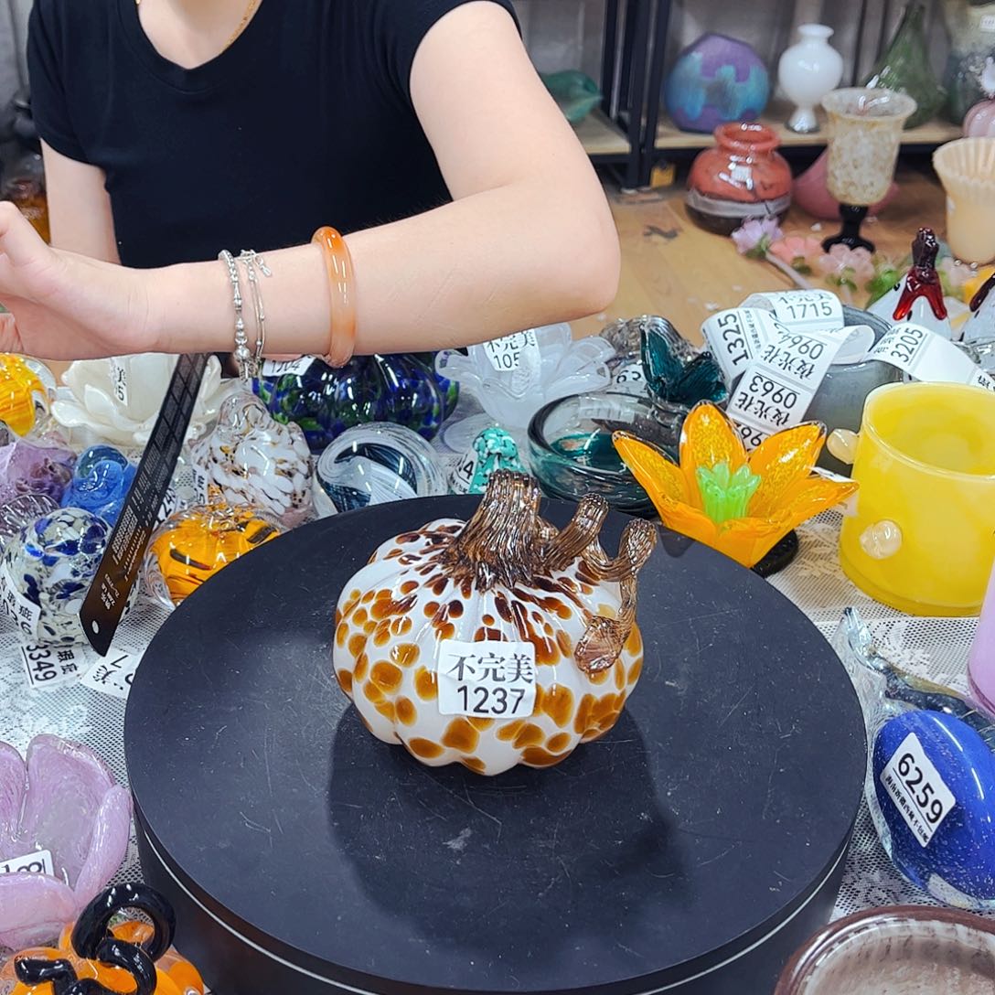 家悦琉璃花瓶摆件